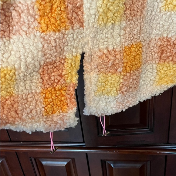 Cozy Checkered Jacket - Picture 7 of 7